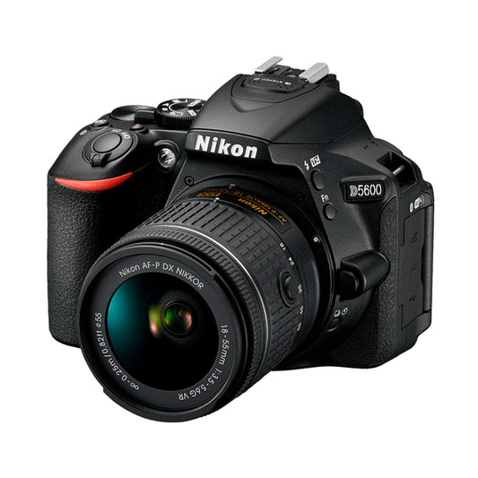 Cámara REFLEX NIKON D5600 Lente NIKKOR AF-P DX 18-55 mm